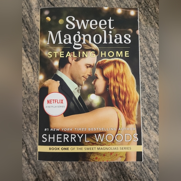 Sweet Magnolias book bundle - Picture 5 of 6